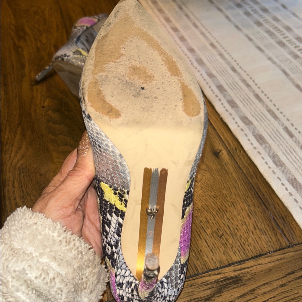 Sam Edelman pointy Toe Vibrant Snake Print Heels in Gray, Lilac and Yellow. Sz 7 - Picture 10 of 10